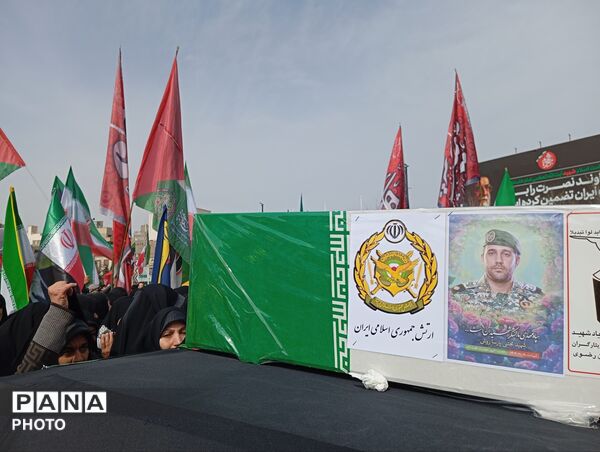 راهپیمایی روز قدس همراه با تشییع پیکر شهید مجتبی پارسا روش