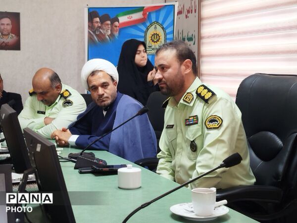 تجلیل دانش آموزان از حافظان امنیت  در نیشابور