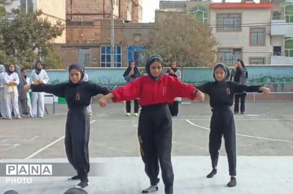جشن استعداد و هویت ‌یابی ، هر دانش آموز یک مهارت  در دبیرستان دخترانه نجمه صدری  
