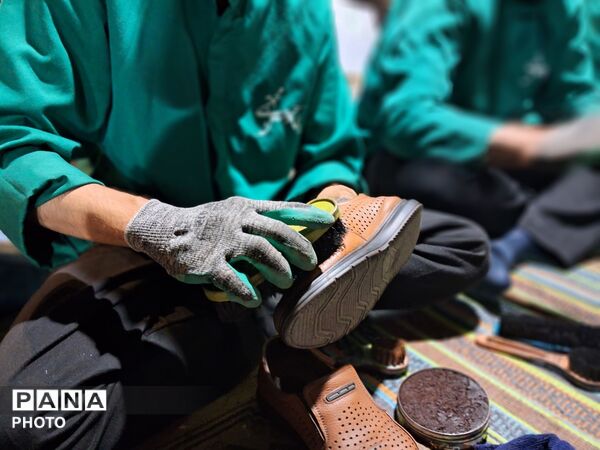موکبی برای واکس زدن کفش های دلدادگان‌ خاک وطن 