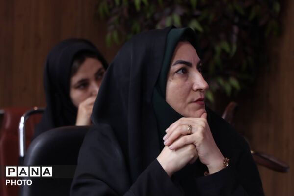 پیشگیری از آسیب‌های اجتماعی؛ محور اصلی نشست راهبردی مدیران مدارس ناحیه یک بهارستان