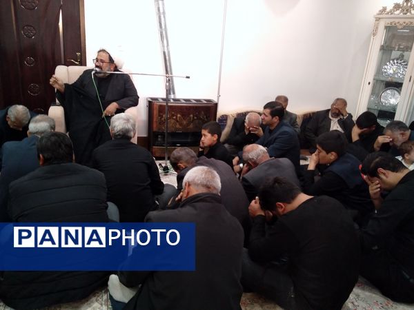جلسه هفتگی هیات جوانان انصار الحسین هم زمان با عزاداری ایام فاطمیه در شهرستان خلیل‌آباد 