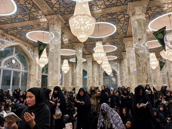 مراسم احیا شب بیست و یکم ماه رمضان در مسجد اعظم قم