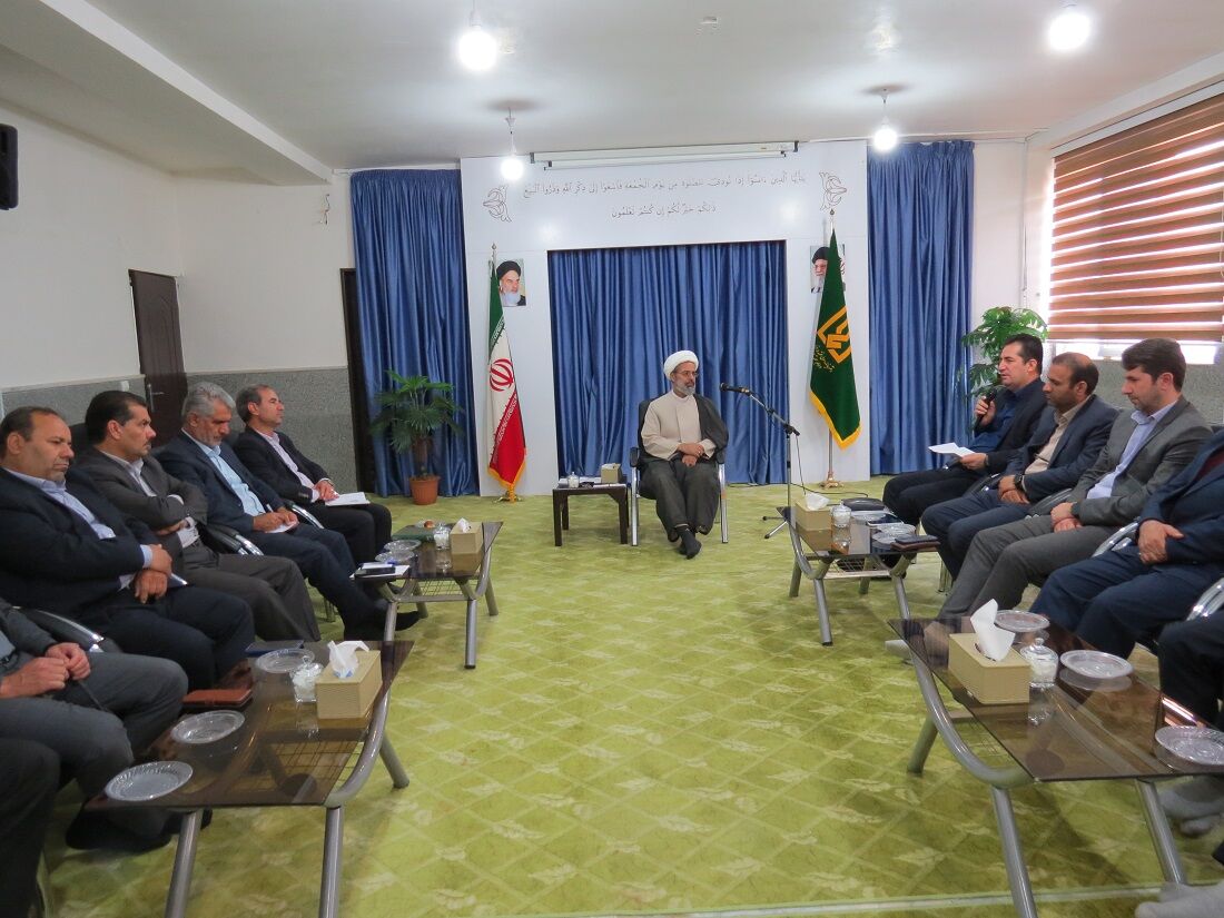 دیدار مدیرکل آموزش و پرورش و جمعی از همکاران با نماینده‌ ولی فقیه در استان خراسان شمالی