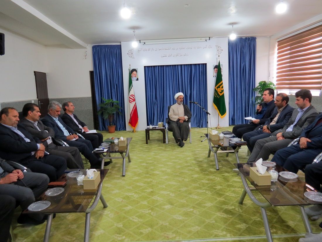 دیدار مدیرکل آموزش و پرورش و جمعی از همکاران با نماینده‌ ولی فقیه در استان خراسان شمالی