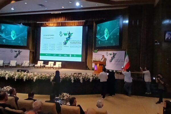 هفتمین کنگره بین المللی فوتبال کلینیک/تاجرنیا: استقلال بیشترین آسیب را از داوری‌ها دیده است