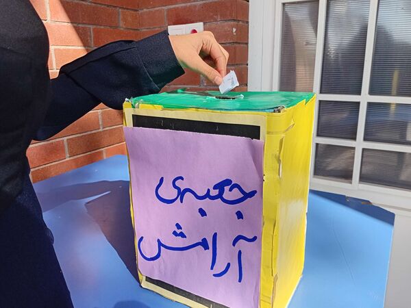 ساخت و راه‌اندازی بازی جعبه آرامش در مدرسه مادرمهربان خلیل آباد