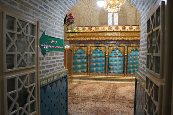محفل دانش‌آموزی انس با قرآن در آستان مقدس چهل اختران قم