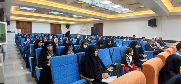کارگاه تدبر در قرآن کریم با حضور حجت‌الاسلام قدرتی در خرم‌آباد 