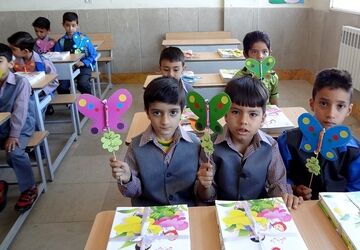 از اینکه به مدرسه می‌روم حس و حال خوبی دارم