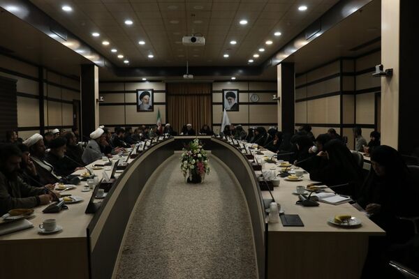 نشست هم‌اندیشی کانون‌های فرهنگی هنری مساجد با حضور معاون فرهنگی اجتماعی استاندار 