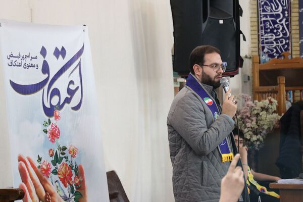 بازدید قائم مقام سازمان دانش‌آموزی از معتکفین در مشهد مقدس