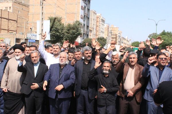 تشییعی که بهارستان را یکپارچه عزادار و مفتخر کرد