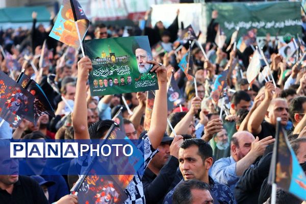 نخستین سالگرد خادم‌الرضا (علیه‌السلام) شهید آیت‌الله سید ابراهیم رئیسی در عرصه میدان شهدا مشهد 