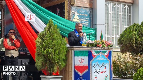 جشن «مهر عاطفه‌ها» در دبیرستان شاهد ریحانه