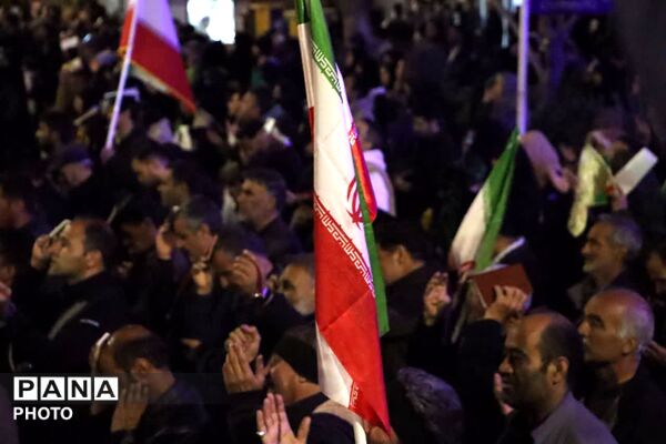 احیا در اولین شب قدر و هشتمین شب مراسم شهادت قائد امت آیت الله خامنه ای 