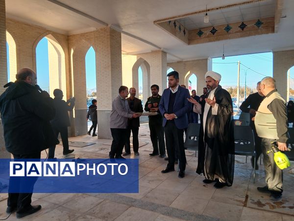 غبارروبی از قبور مطهر شهدا در شهر بخ