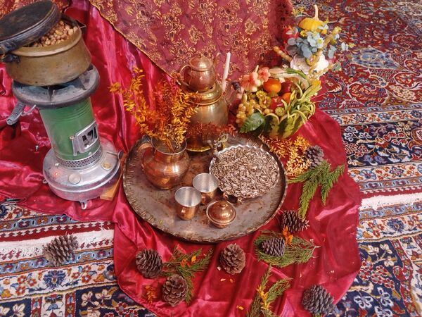 جشن بزرگ یلدا با عطر مادرانه در مجمع انصارالحسین