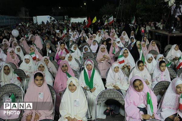 جشن ۲ هزار نفری تکلیف دختران یزد