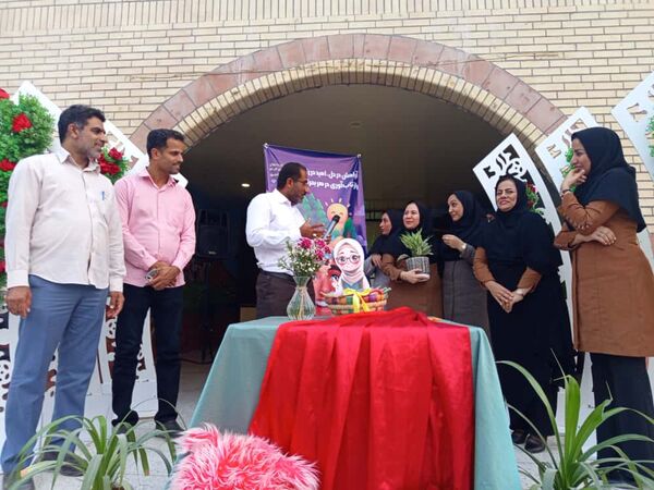 جشن «هفته سلامت روان» در مدرسه شهید سمیه میناب