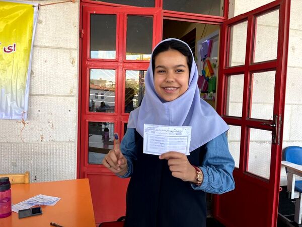 انتخابات شورای دانش‌آموزی دردبستان ارمینه مصلی نژاد