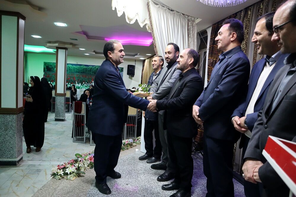 مدارس استثنایی سرآمد و الگوی سخت‌کوشی است