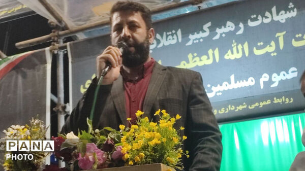 ۶۶ شبِ درخششِ وفاداری در کوهدشت؛ با شعارِ حمایت از رهبری 