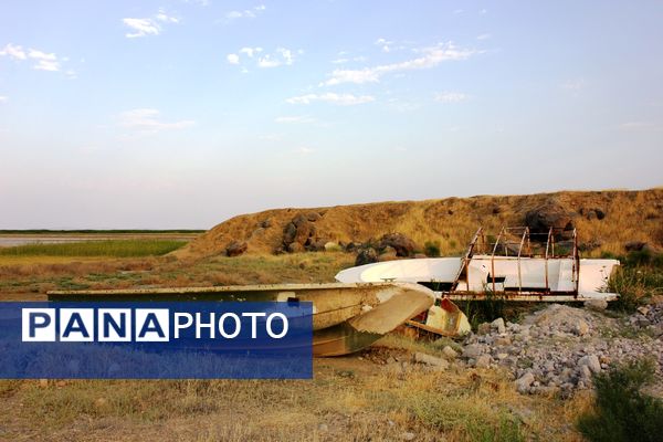 قایق‌های به گل نشسته دریاچه ارومیه