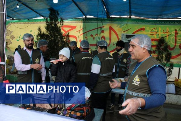 شادپیمایی خانوادگی جشن نیمه شعبان در قم
