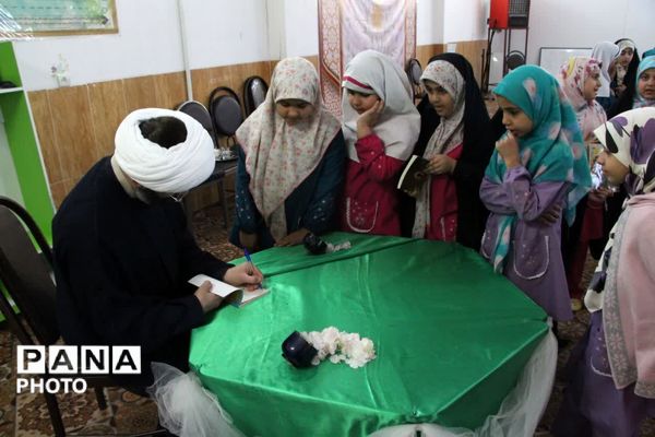 محفل نویسنده کتاب «فرمانده سری» در یزد