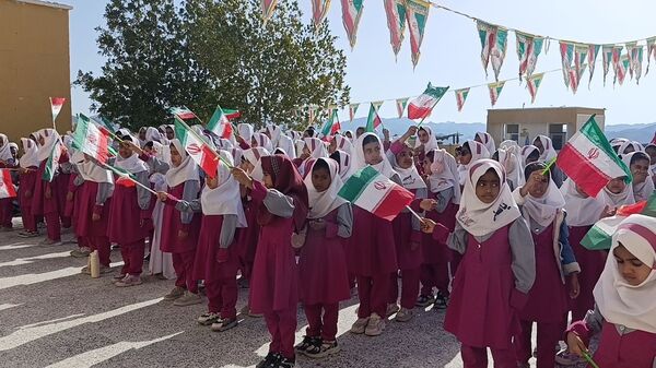 طنین زنگ انقلاب در مدرسه نصر سردشت بشاگرد