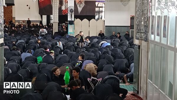 اقامه نماز ظهر عاشورا در کاشمر