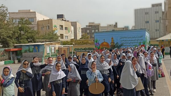 حال و هوای دانش‌آموزان در آغاز سال تحصیلی در دبستان نیایش ۲ 