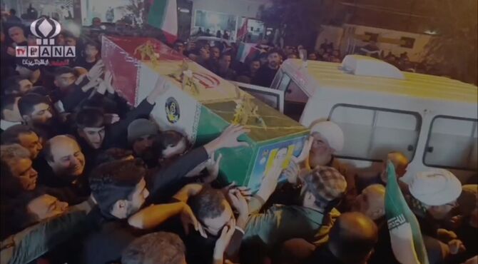 شهید ناوشکن دنا در آغوش مردم کردکوی