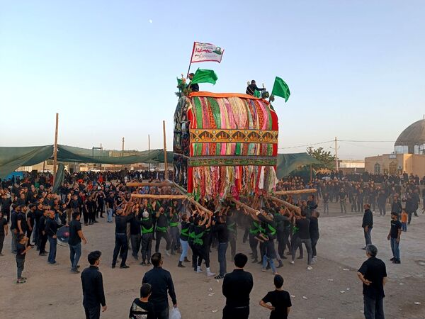 شکوه نخل‌گردانی در گناباد؛ تصویری از عشق و ارادت در محرم