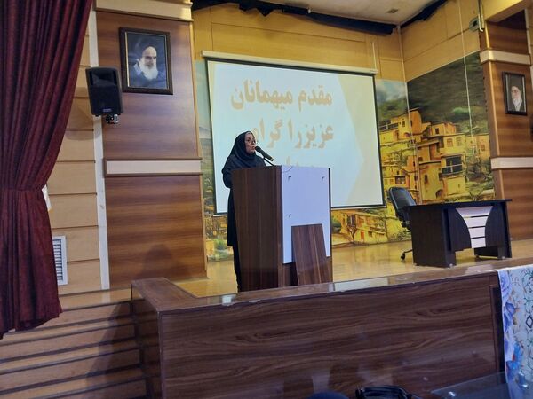 جلسه هدایت تحصیلی دانش‌آموزان ناحیه۶ در فرهنگسرای ترافیک
