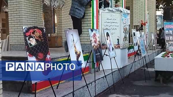 غبارروبی مزار شهدا توسط مسئولین شهرستان نیشابور انجام شد 