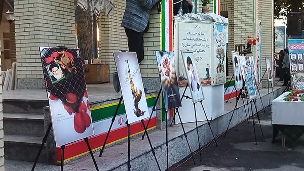 غبارروبی مزار شهدا توسط مسئولین شهرستان نیشابور انجام شد 