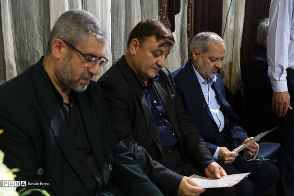 مراسم بزرگداشت رهبر شهید انقلاب و شهدای جنگ تحمیلی