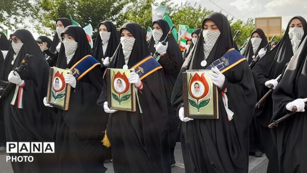 رزمایش بزرگ دختران جان فدای ایران در قم
