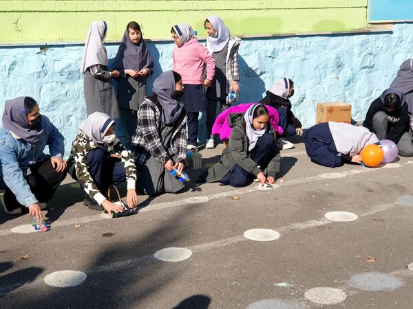 حضور فعال دانش‌آموزان مدارس منطقه پردیس در نمایشگاه «ماها» 
