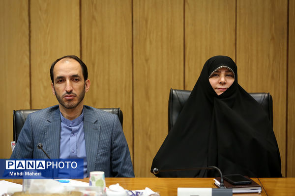 اولین نشست صمیمی وزیر آموزش و پرورش دولت چهاردهم با اعضای شورای معاونان