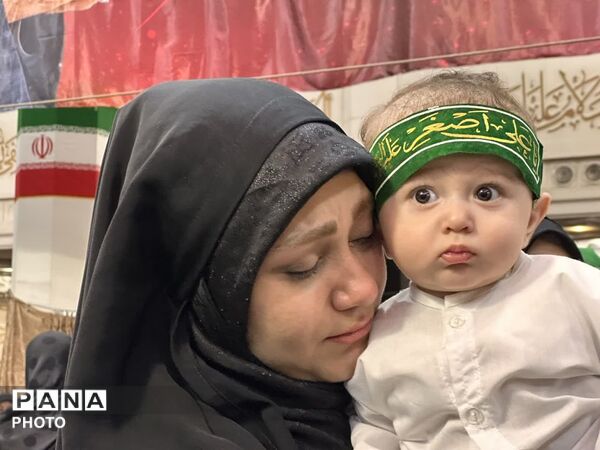 آیین شیرخوارگان حسینی با حضور همسران شهدا در قم