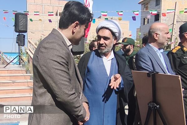 آغاز سال تحصیلی در دبیرستان نمونه دولتی شهدای علم و فناوری با عطر دفاع مقدس