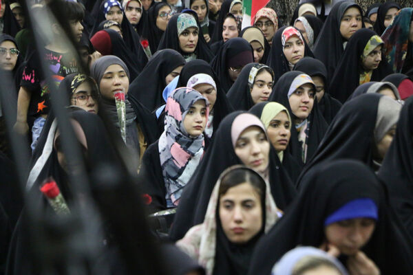 اجتماع عظیم دختران دانشجوی کشور در حرم حضرت معصومه(س)