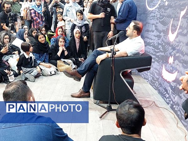 جشن امضای کتاب«ن‌ی‌س‌ت» در مشهد