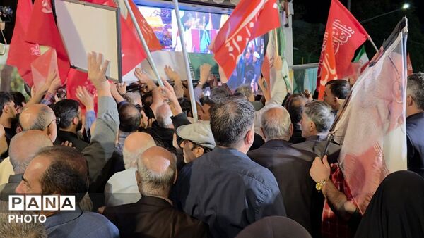 وداع مشهدی‌ ها با لاله‌های خونین خیابان اقبال لاهوری در بلوار وکیل‌ آباد از قاب پانا