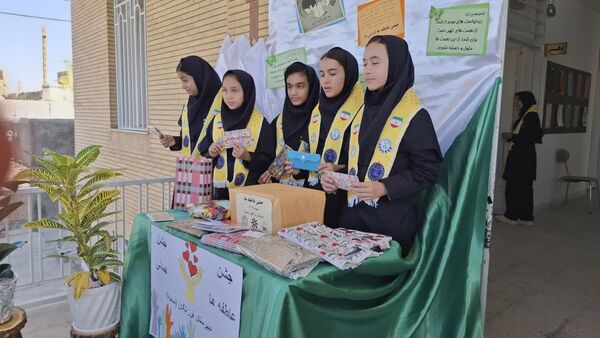 جشن عاطفه‌ها در دبیرستان فرزانگان خواف