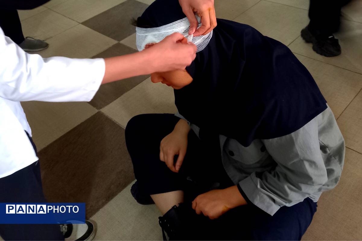 مانور زلزله در دبیرستانه دخترانه شاهد فیض ناحیه 3 شیراز