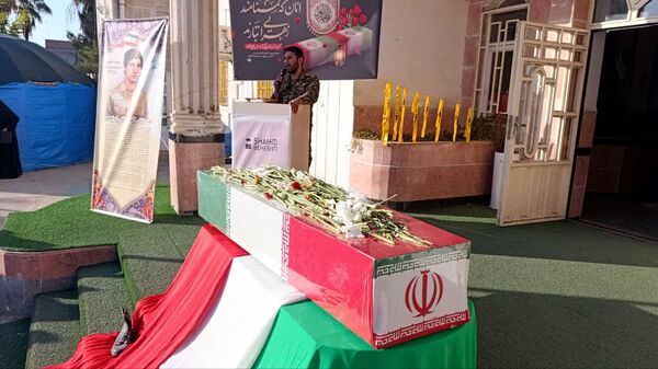 طنین سلام دانش‌آموزان بندرترکمن به شهدای خوشنام